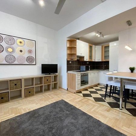 Downtown Gozsdu Vibe Apartment II Budapest Bagian luar foto