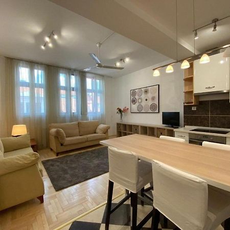 Downtown Gozsdu Vibe Apartment II Budapest Bagian luar foto
