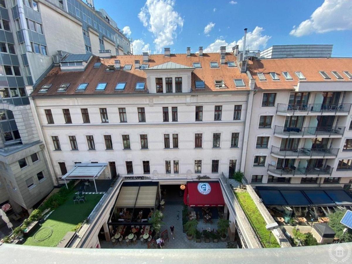 Downtown Gozsdu Vibe Apartment II Budapest Bagian luar foto